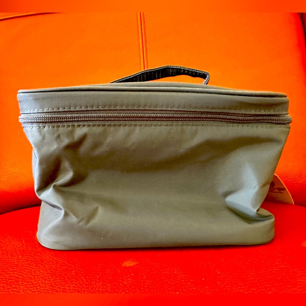 NWT MUJI make up box -M